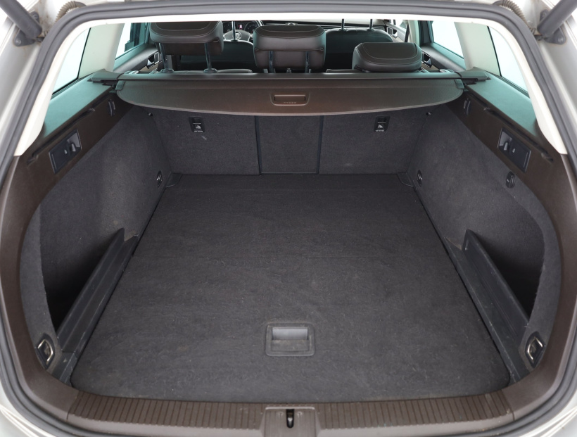 Volkswagen Passat, 2015