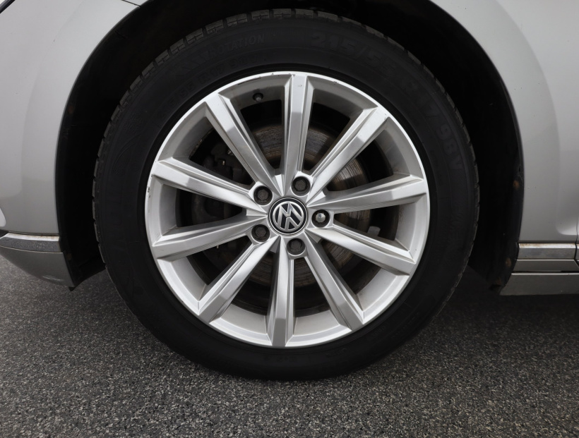 Volkswagen Passat, 2015