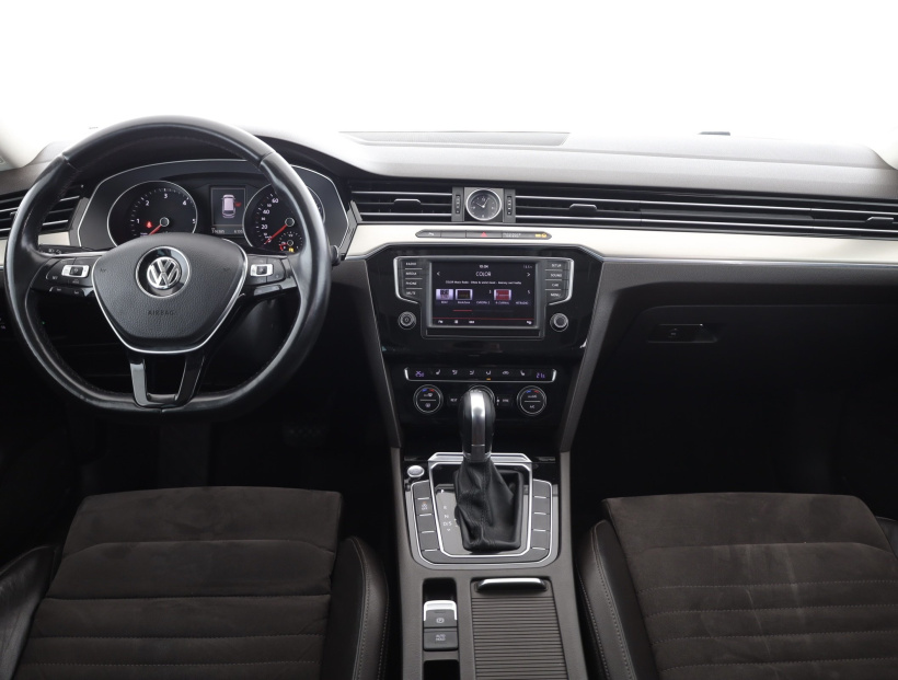 Volkswagen Passat, 2015