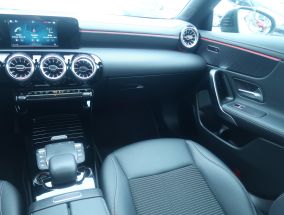 Mercedes-Benz CLA - 2021