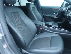 Mercedes-Benz CLA - 2021