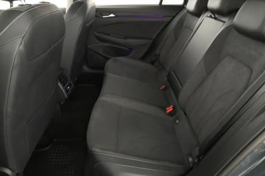 Volkswagen Golf - 2024