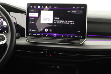 Volkswagen Golf - 2024