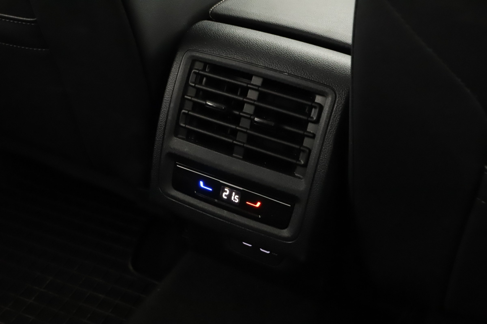 Volkswagen Golf - 2024