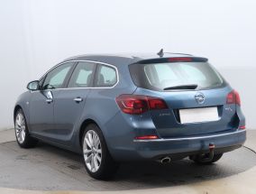 Opel Astra - 2013