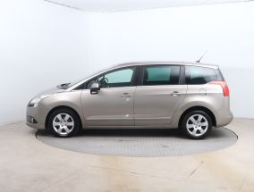 Peugeot 5008 - 2011