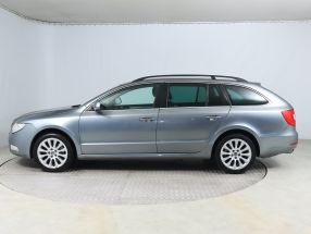 Škoda Superb - 2012