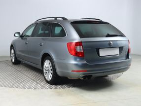 Škoda Superb - 2012