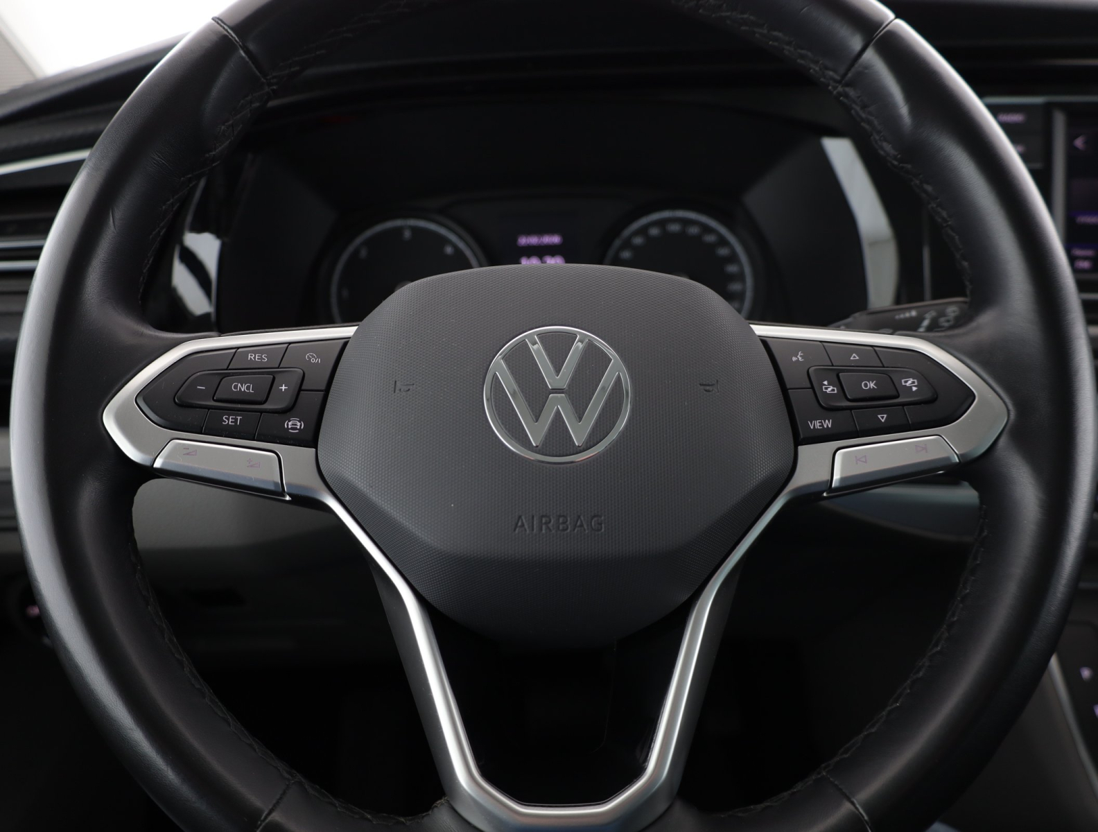 Volkswagen Caravelle - 2023