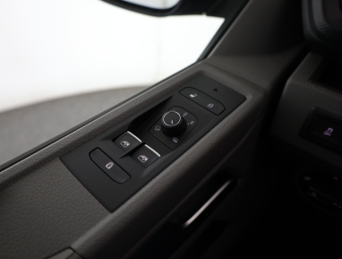 Volkswagen Caravelle - 2023