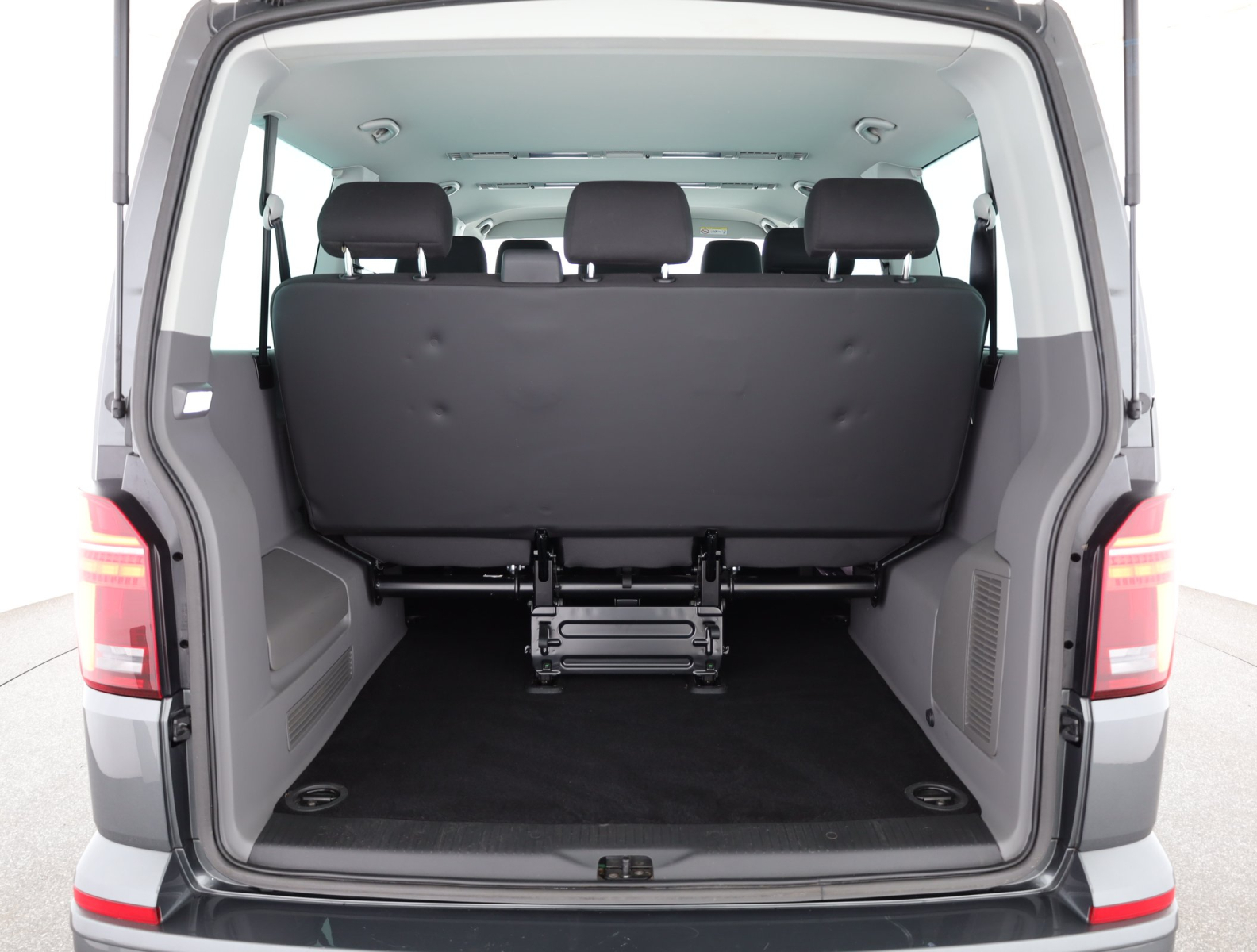 Volkswagen Caravelle - 2023