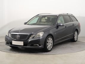 Mercedes - Benz E - 2010