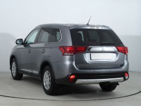 Mitsubishi Outlander - 2015