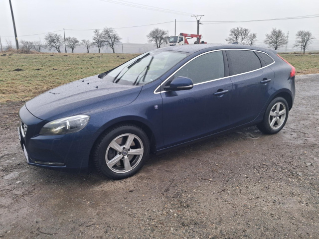 Volvo V40 2015