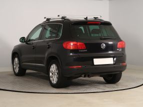 Volkswagen Tiguan - 2011