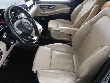 Mercedes - Benz V - 2022