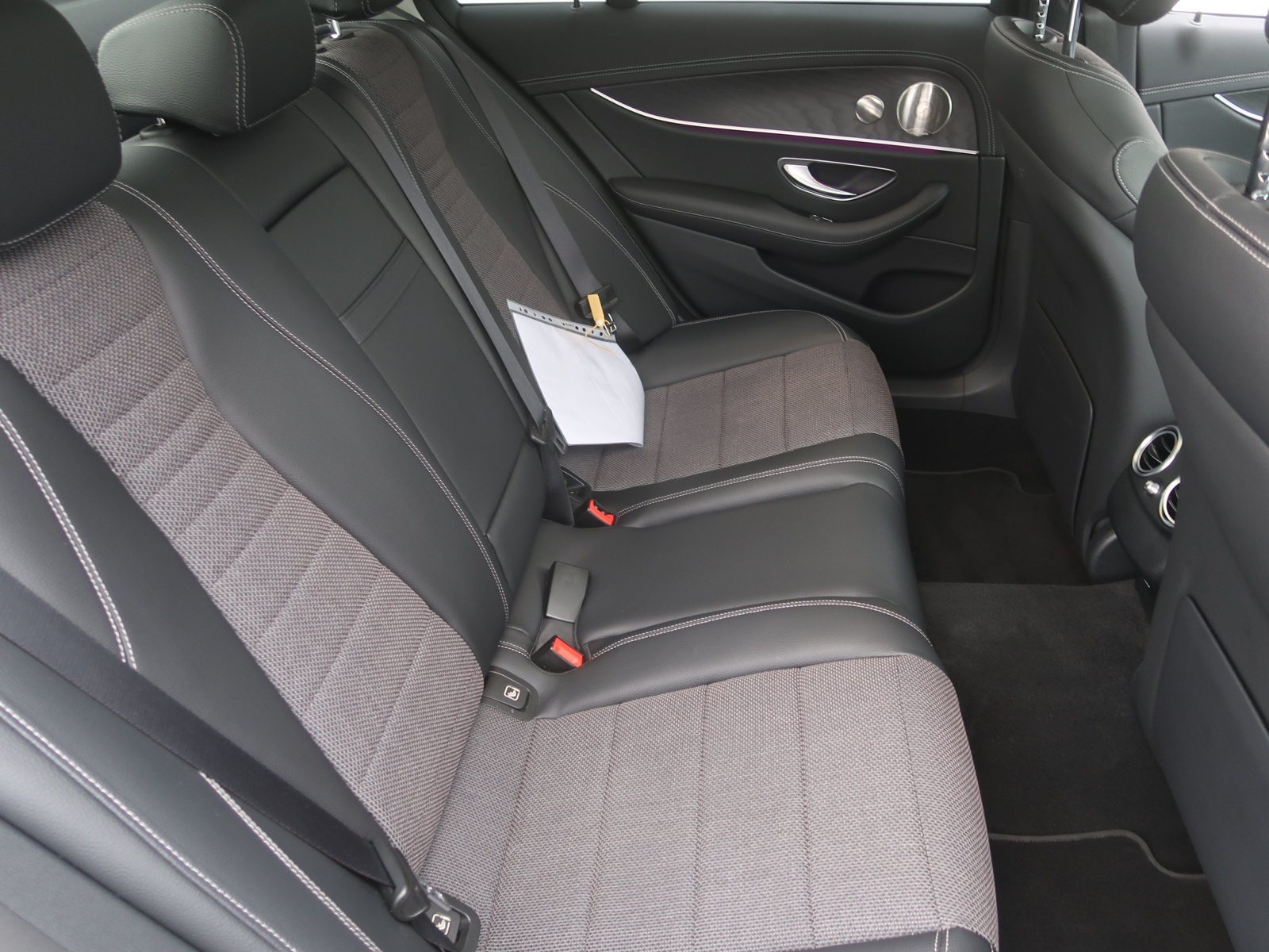 Mercedes - Benz E - 2023