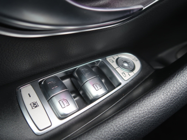 Mercedes - Benz E - 2023