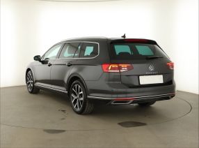 Volkswagen Passat - 2022