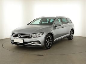 Volkswagen Passat - 2022