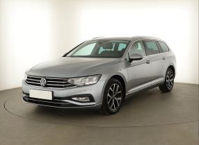 Volkswagen Passat - 2022
