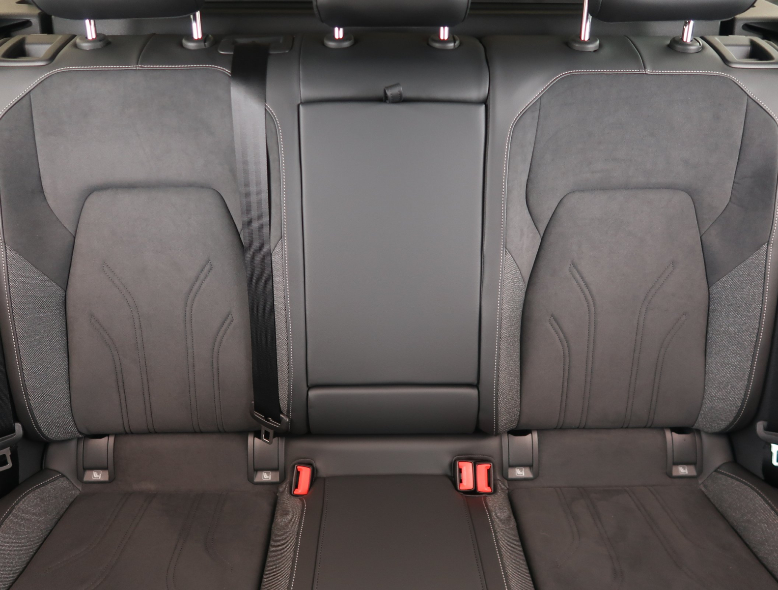 Volkswagen Golf - 2025