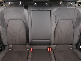 Volkswagen Golf - 2025