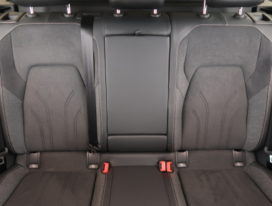 Volkswagen Golf - 2025