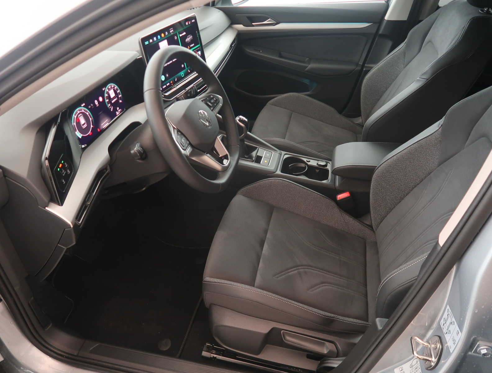 Volkswagen Golf - 2025