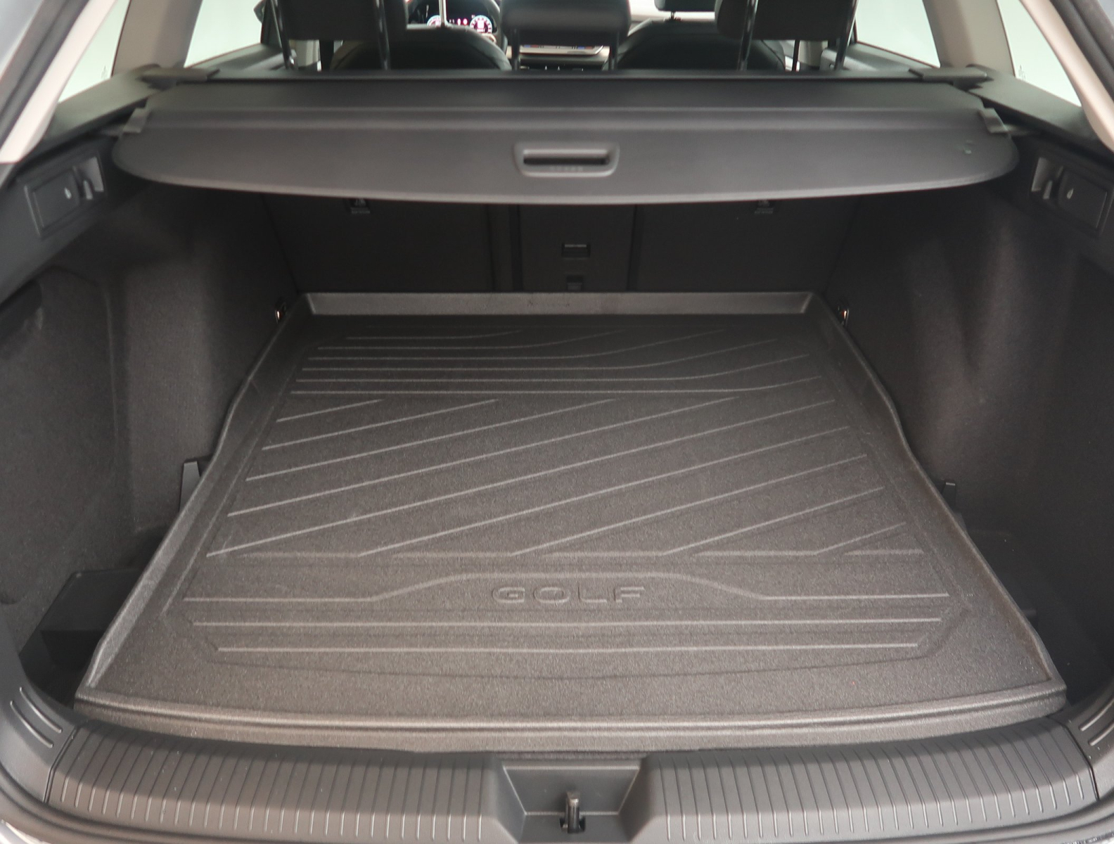 Volkswagen Golf - 2025