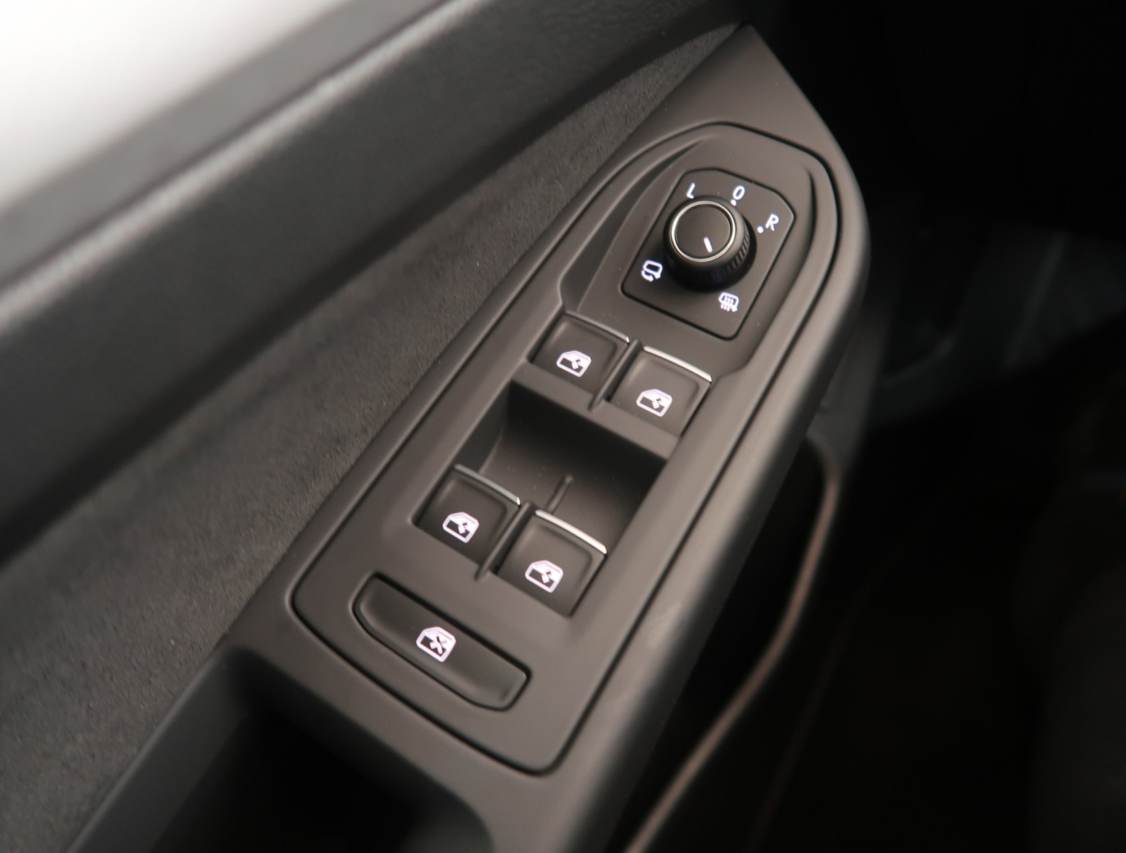 Volkswagen Golf - 2025