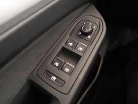 Volkswagen Golf - 2025