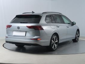 Volkswagen Golf - 2025