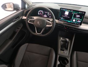 Volkswagen Golf - 2025