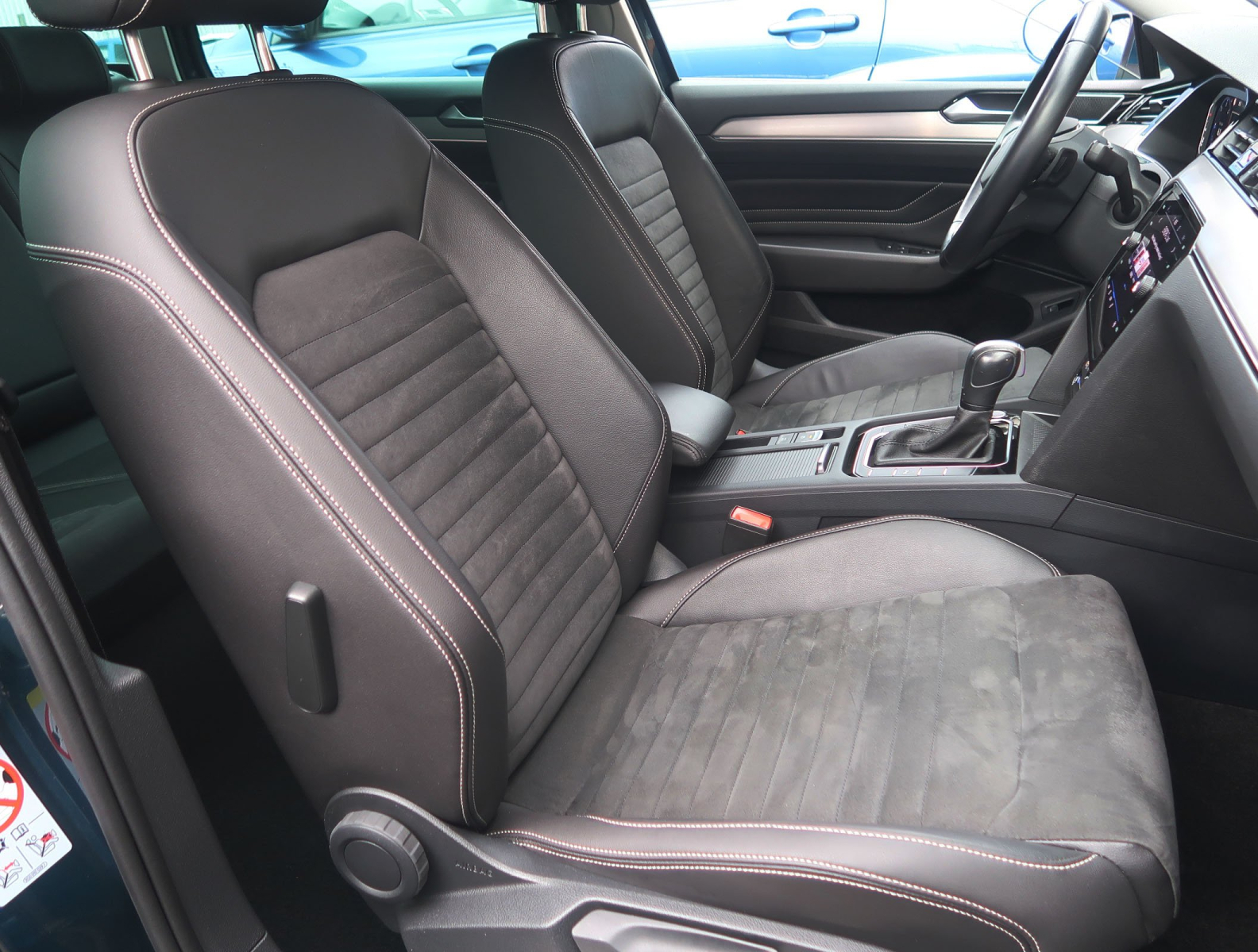 Volkswagen Passat - 2023