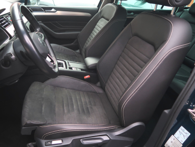 Volkswagen Passat - 2023