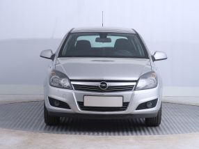 Opel Astra - 2012