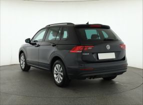 Volkswagen Tiguan - 2016