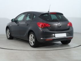 Opel Astra - 2013