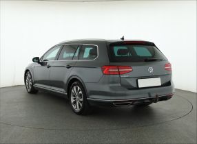 Volkswagen Passat - 2015