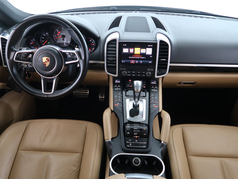 Porsche Cayenne, 2016