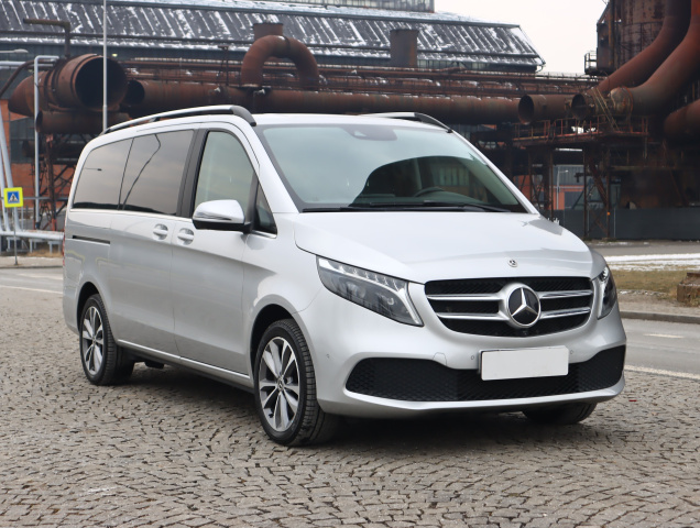 Mercedes-Benz V 2022