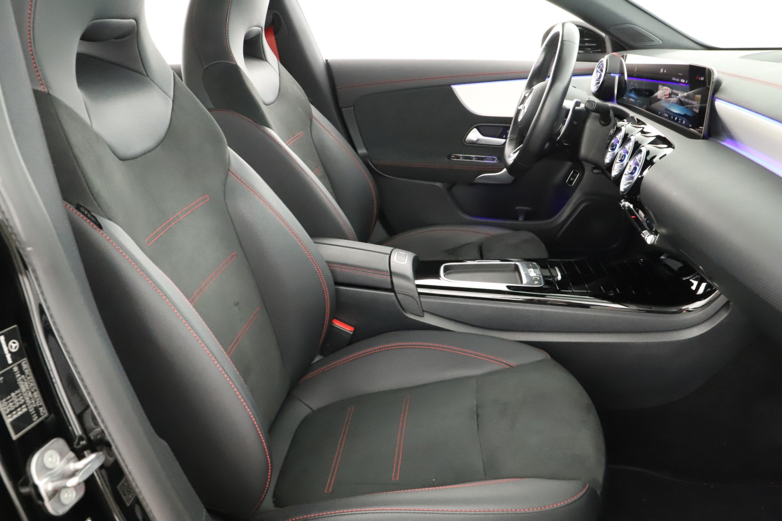 Mercedes - Benz CLA - 2024