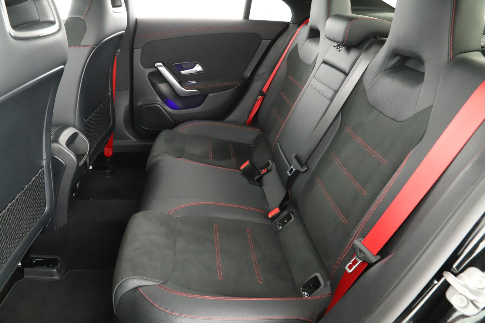 Mercedes - Benz CLA - 2024