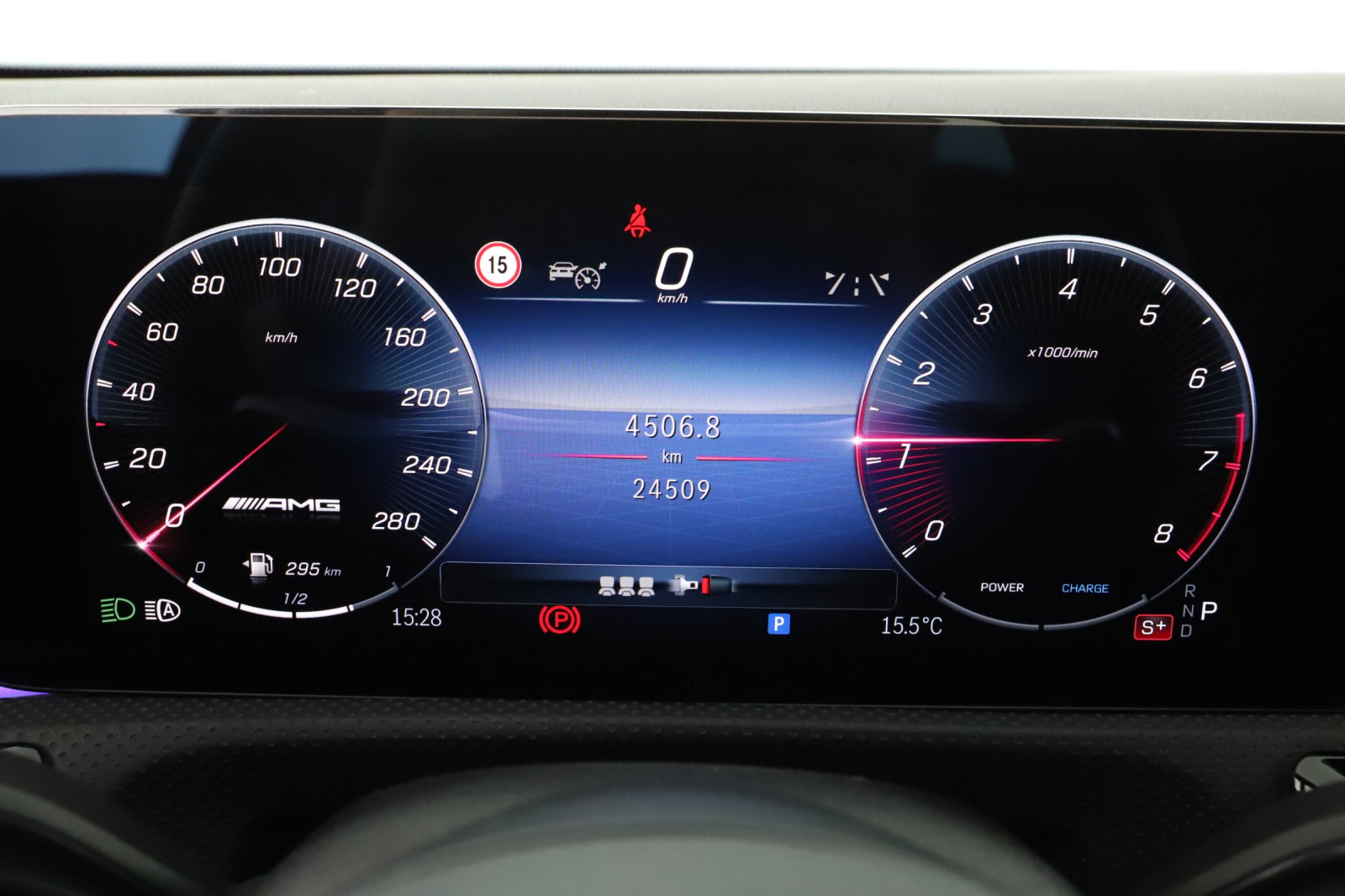 Mercedes - Benz CLA - 2024