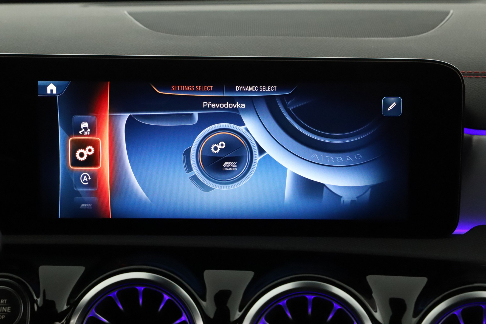 Mercedes - Benz CLA - 2024