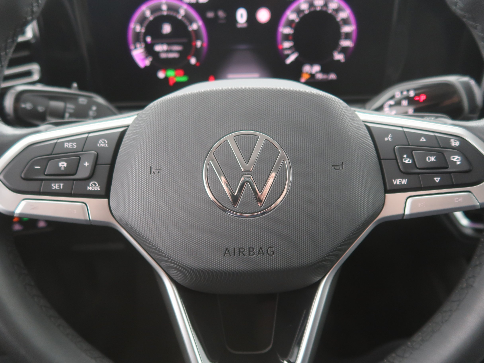 Volkswagen Tiguan - 2024