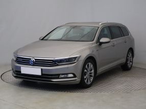 Volkswagen Passat - 2015
