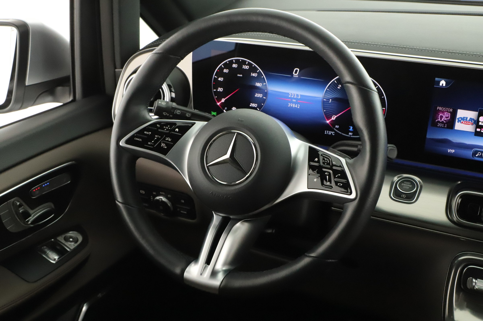 Mercedes-Benz V - 2024