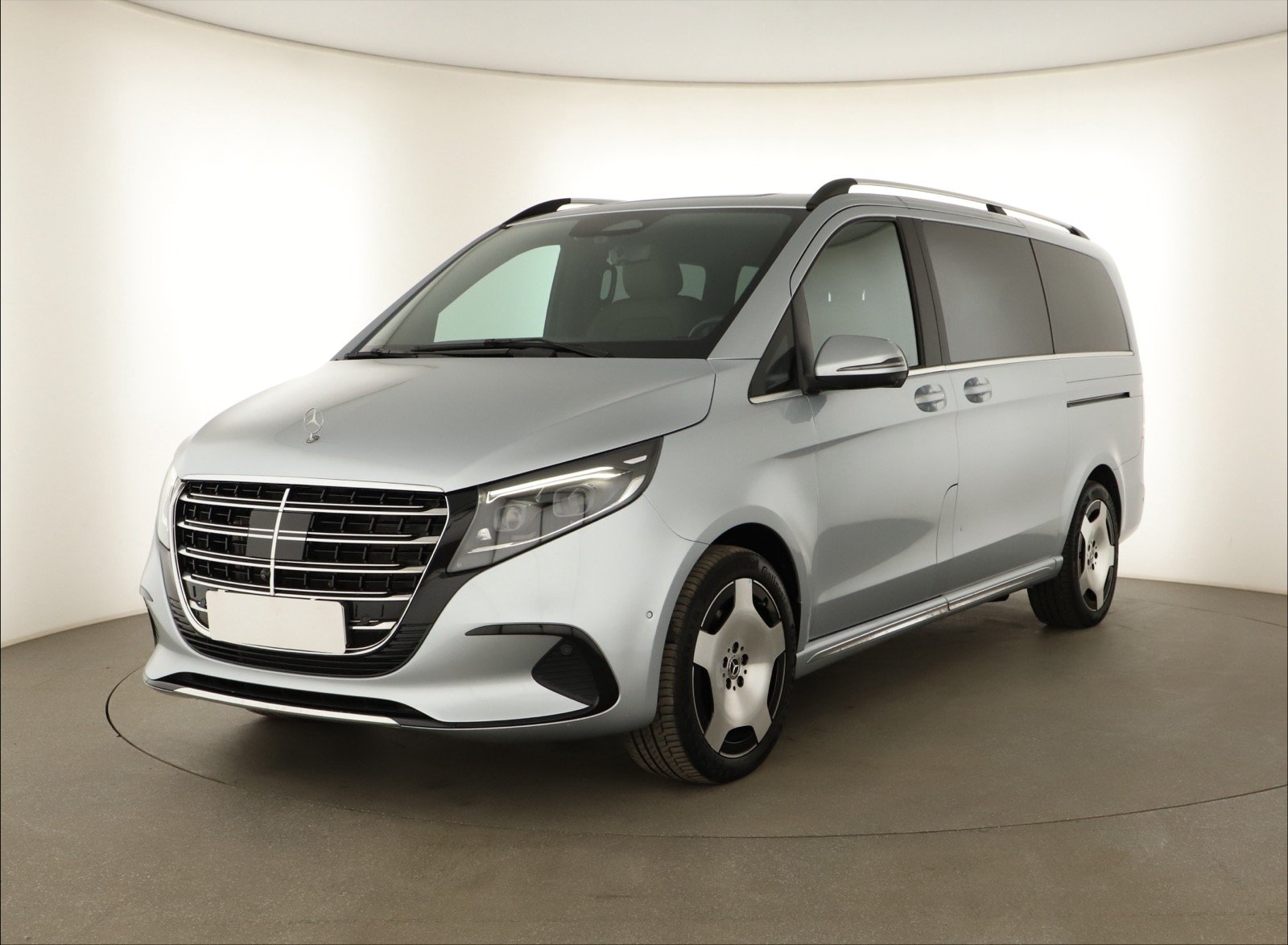 Mercedes-Benz V - 2024